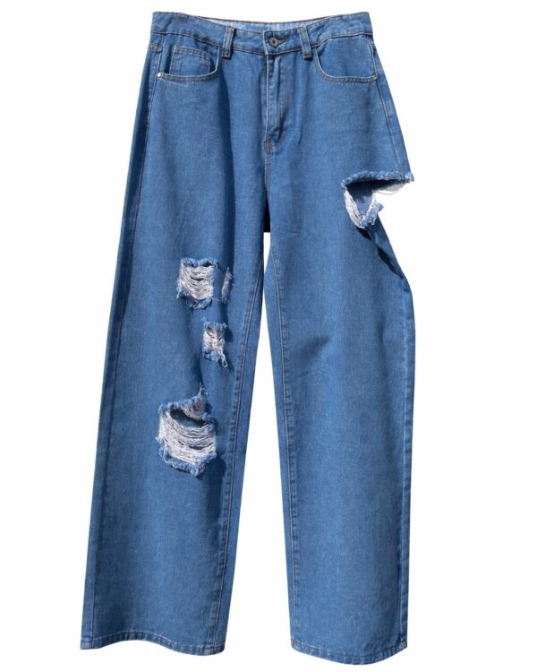 jeans strappo sulla coscia