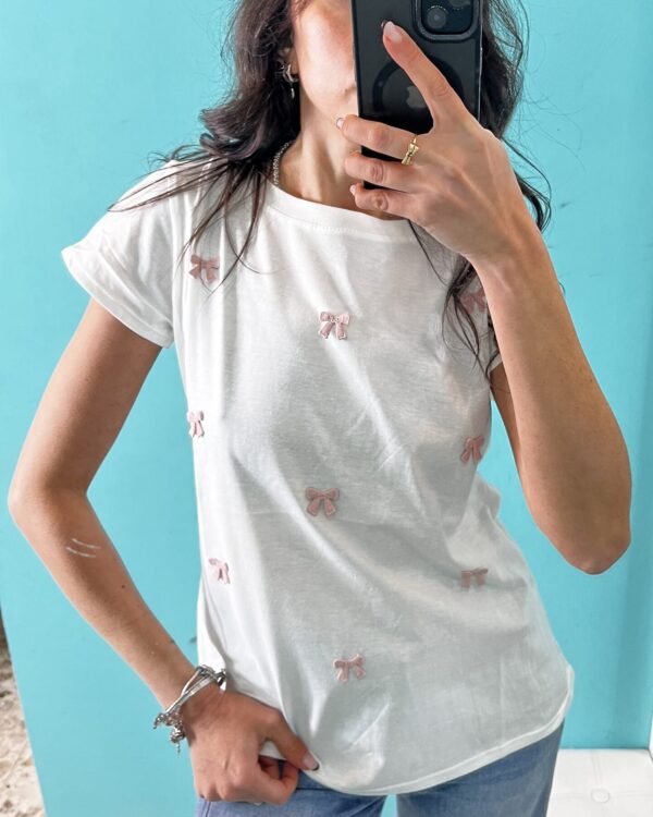t-shirt in cotone con fiocchetti